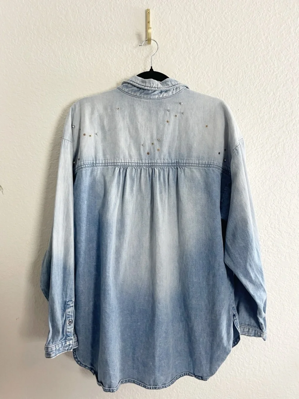 Anthropologie Pilcro Bo Boyfriend Buttondown Blue Denim Crystal Studded Shirt - Picture 3 of 7